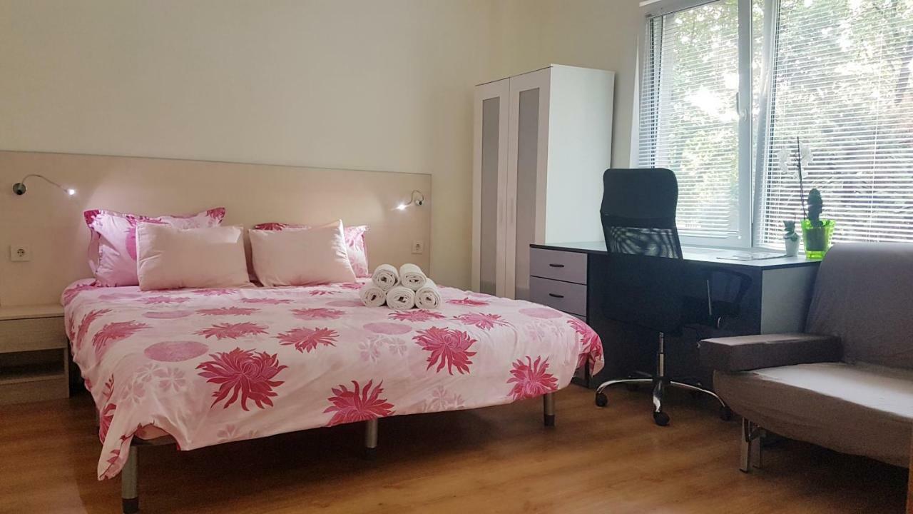 Malavi Top Center Studio Ruse! Comfort&Clean! Exterior photo